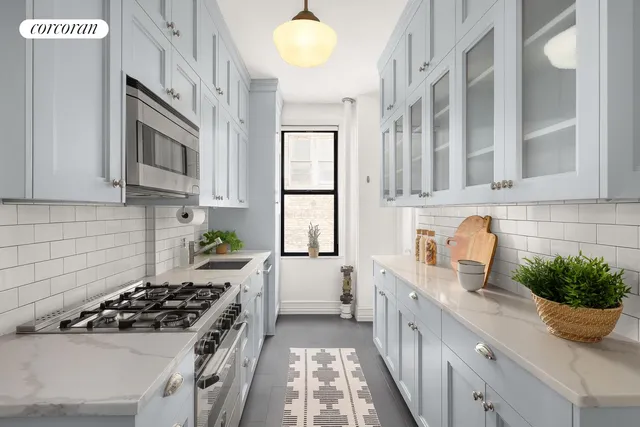 $875,000 | 221 West 82nd Street, Unit 2B | Upper West Side