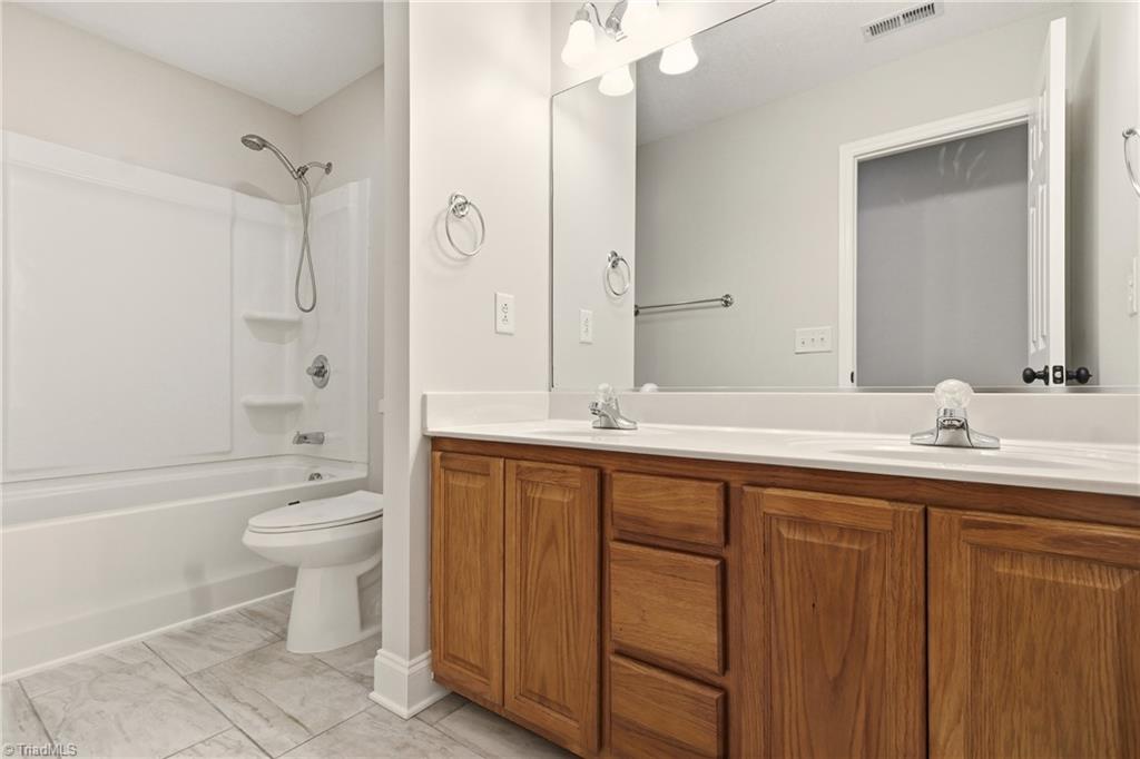 2166 Glen Cove Way High Point, NC 27265 - Photo 18 of 41 Full bathroom in second level