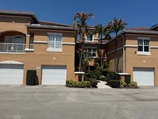 $1,950 | 5020 Fairways Circle, Unit J202, Vero Beach, FL 32967