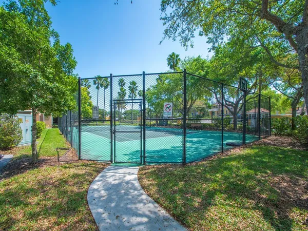 $1,950 | 5020 Fairways Circle, Unit J202, Vero Beach, FL 32967