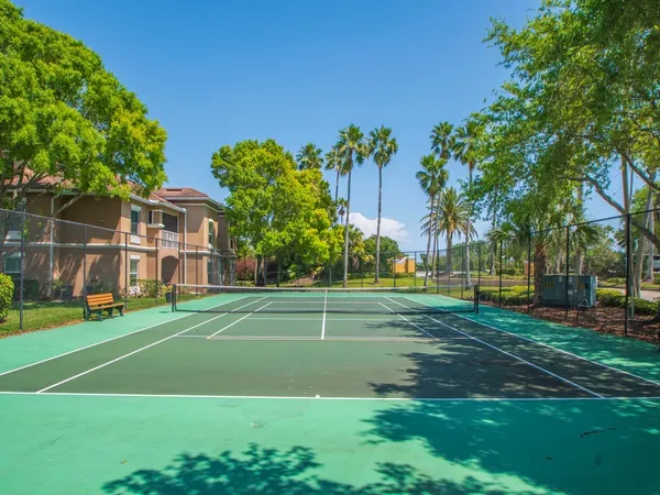 $1,950 | 5020 Fairways Circle, Unit J202, Vero Beach, FL 32967