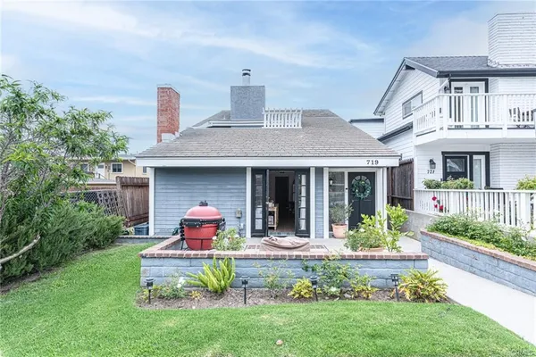 $5,495 | 719 Poinsettia Avenue, Corona del Mar, CA 92625