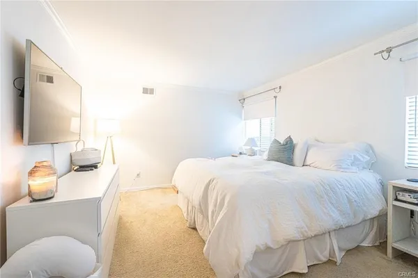 $5,495 | 719 Poinsettia Avenue, Corona del Mar, CA 92625