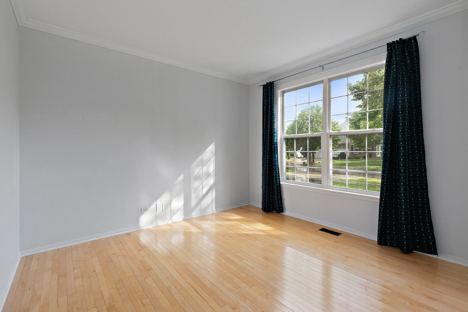 3907 Farmstead Road Carpentersville, IL 60110 - Photo 26 of 49 a view of an empty room with a window