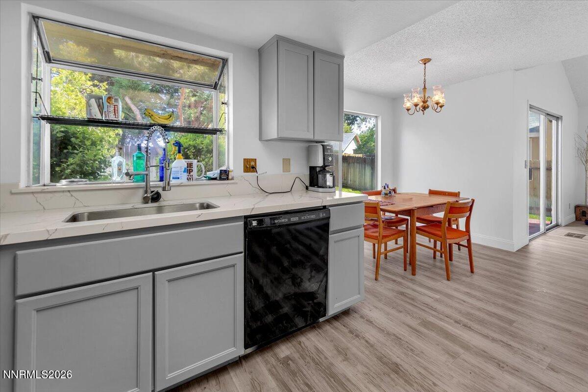 4349 Pescado Way Reno, NV 89502 - Photo 13 of 33 10-011