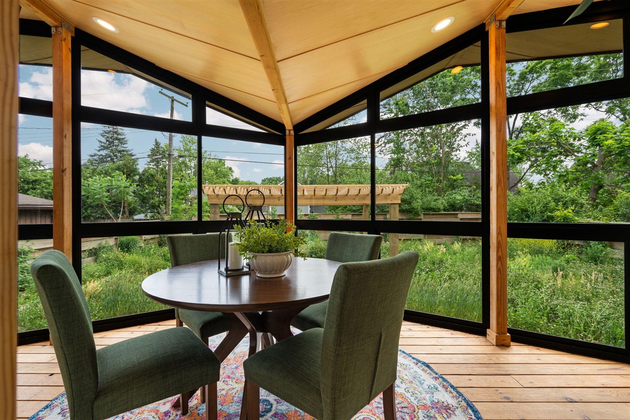 2050 Camelot Road Ann Arbor, MI 48104 - Photo 22 of 67