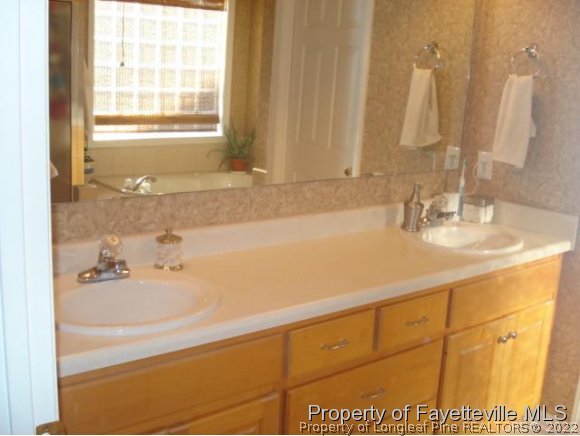 5422 Spreading Branch Road Hope Mills, NC 28348 - Photo 13 of 25 Gallery Image 13