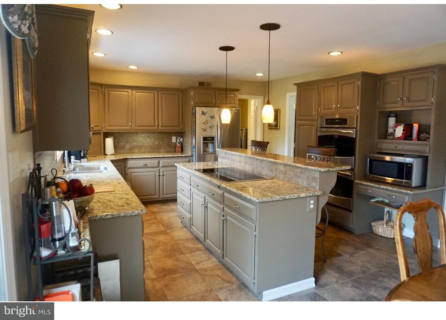 233 Heather Ridge Circle West Chester, PA 19382 - Photo 6 of 25 Kitchen
