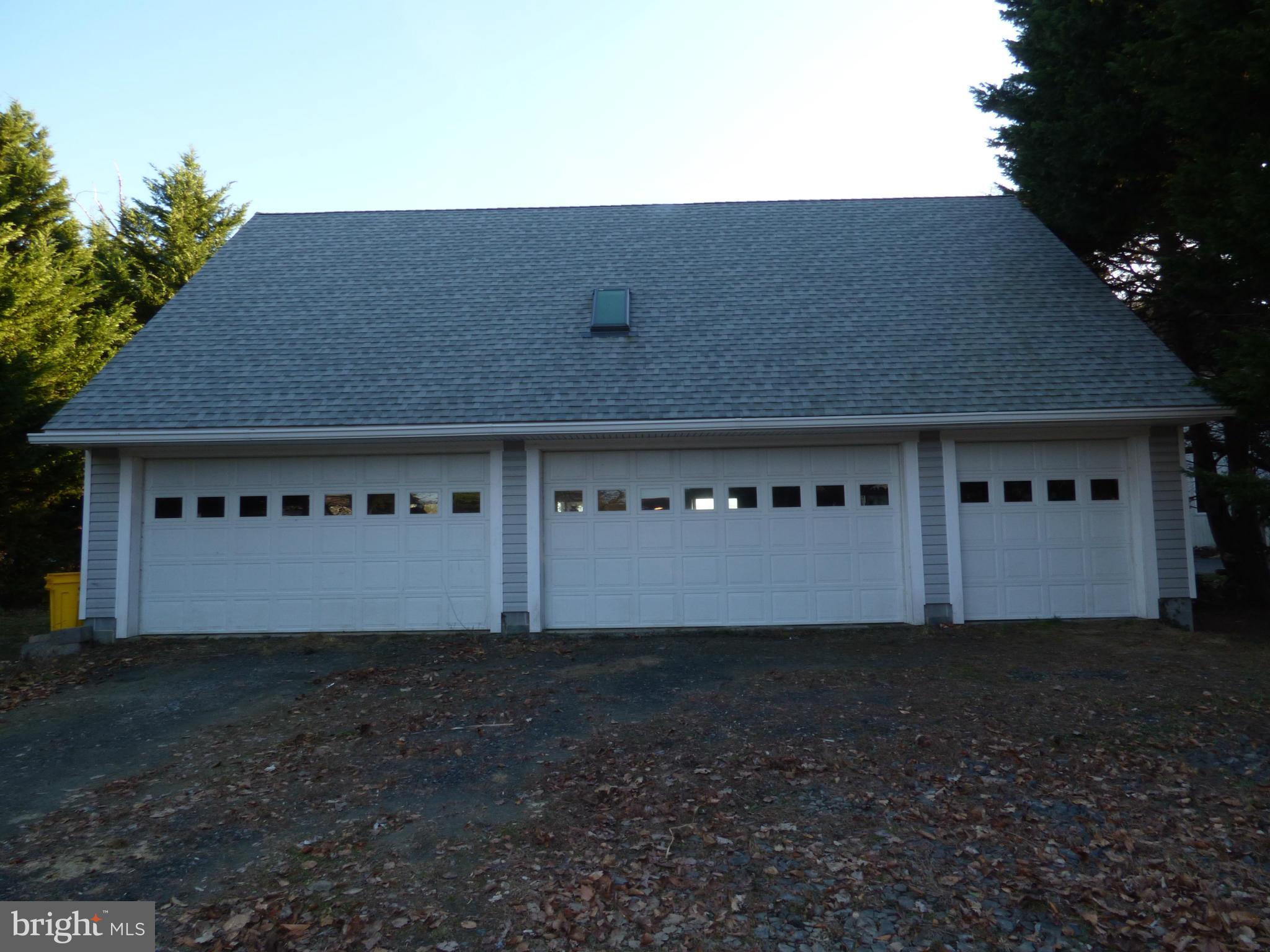 1423 Sharps Point Road Annapolis, MD 21409 - Photo 11 of 14 New 5-car two-level detached garage