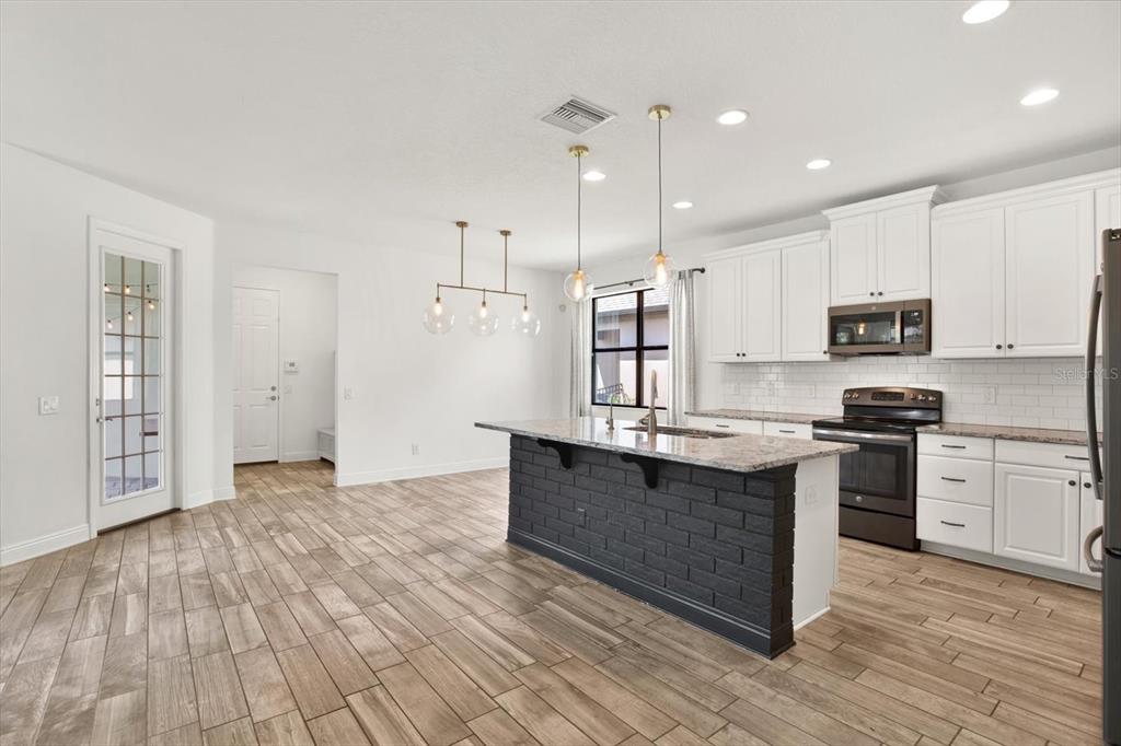 3023 Riders Pass Odessa, FL 33556 - Photo 6 of 45