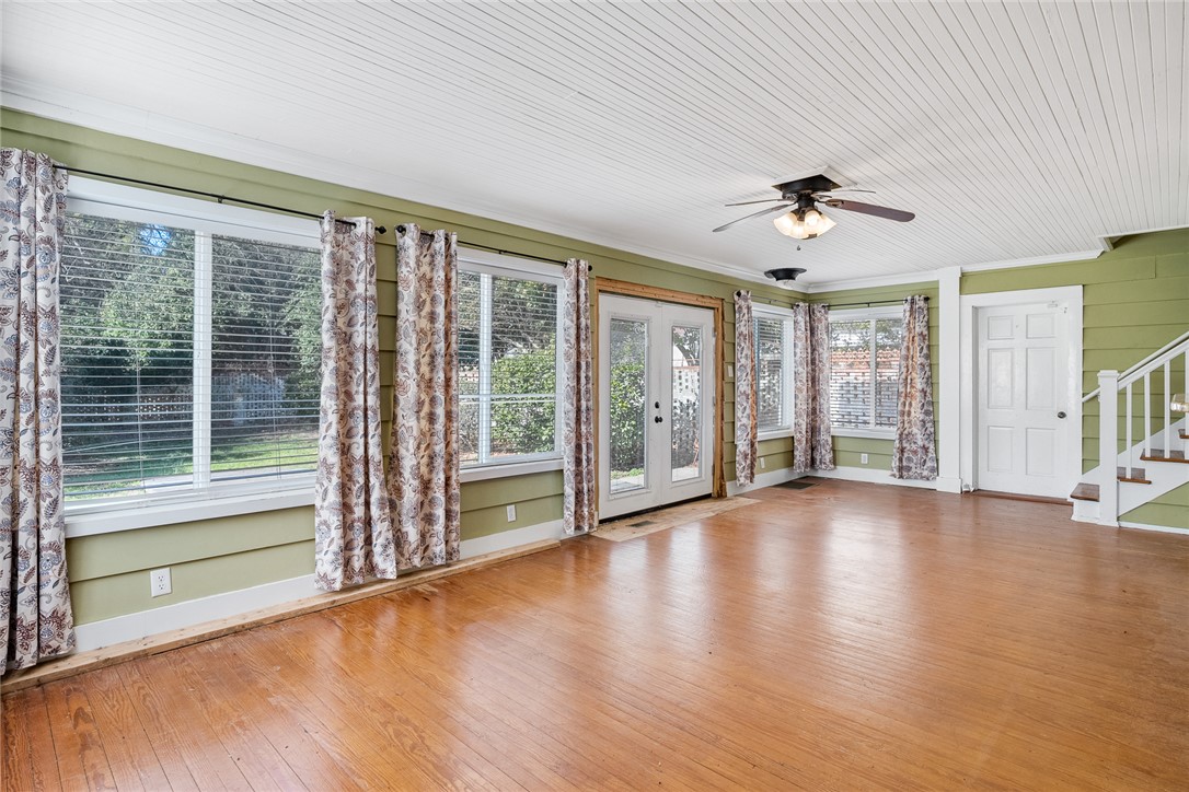 2307 North Avenue Anderson, SC 29625 - Photo 26 of 49 This bright space offers rich hardwood flooring and abundant natural light.