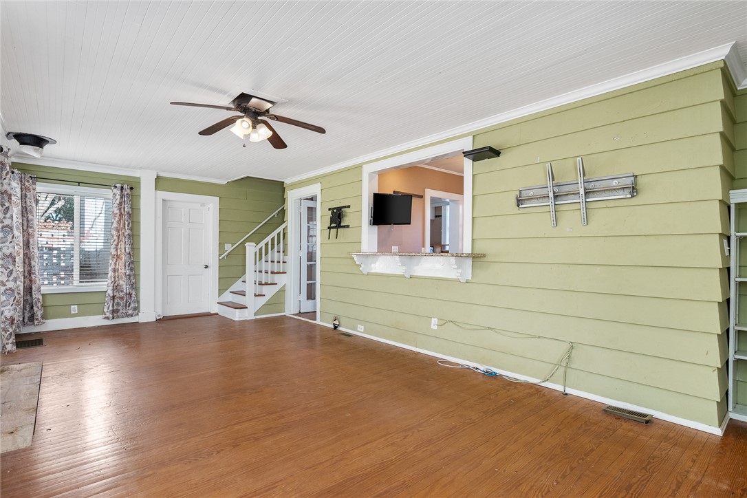 2307 North Avenue Anderson, SC 29625 - Photo 27 of 49 This inviting living area boasts rich hardwood floors and abundant natural light.
