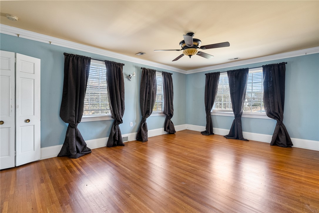 2307 North Avenue Anderson, SC 29625 - Photo 37 of 49 This expansive room offers gleaming hardwood floors and abundant natural light.