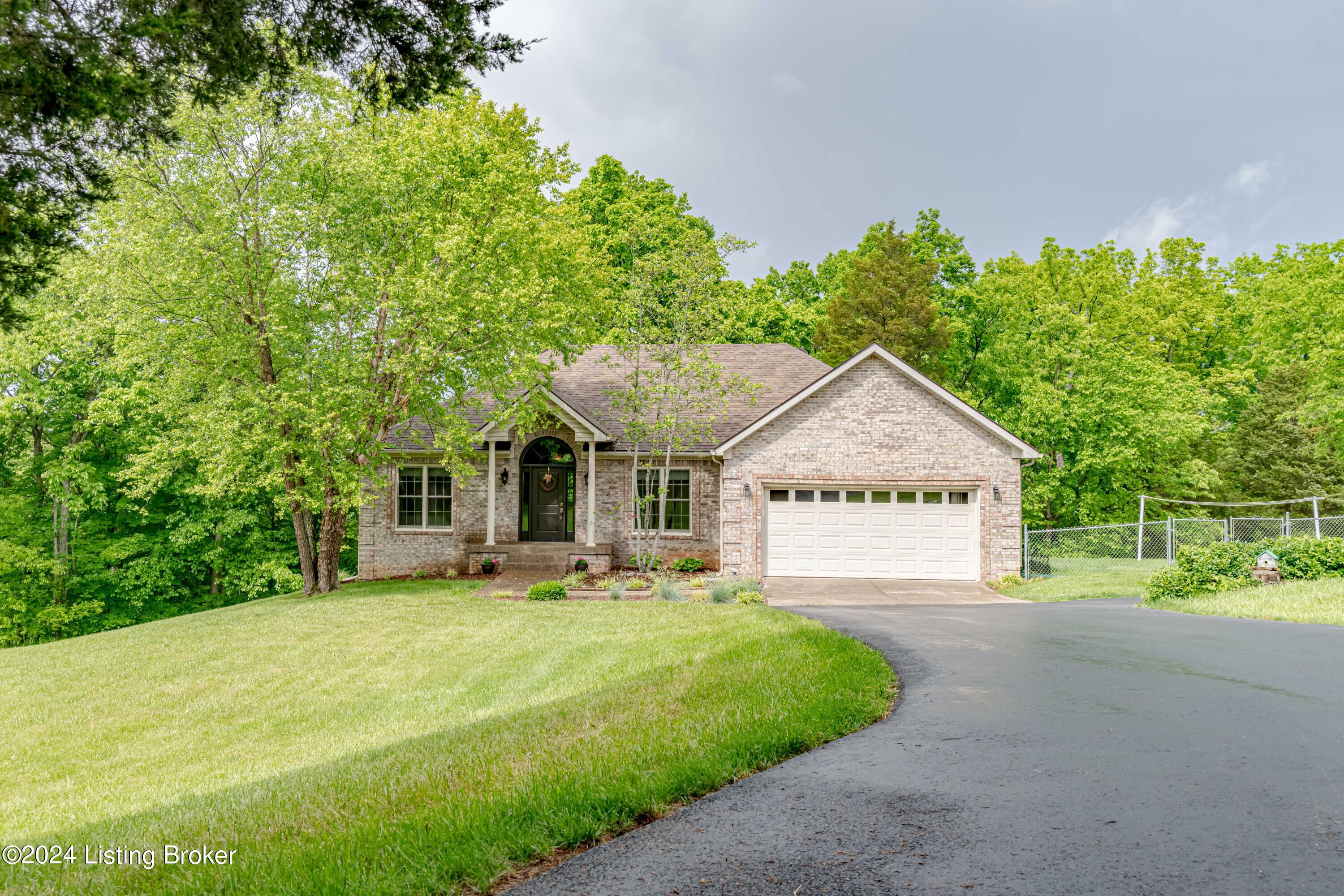 988 Radcliff Road Smithfield, KY 40068 - Photo 2 of 46 DSC09688