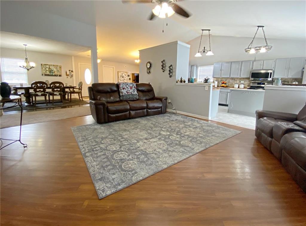 11837 Shannon Pointe Road Indianapolis, IN 46229 - Photo 8 of 20 Gallery Image 8