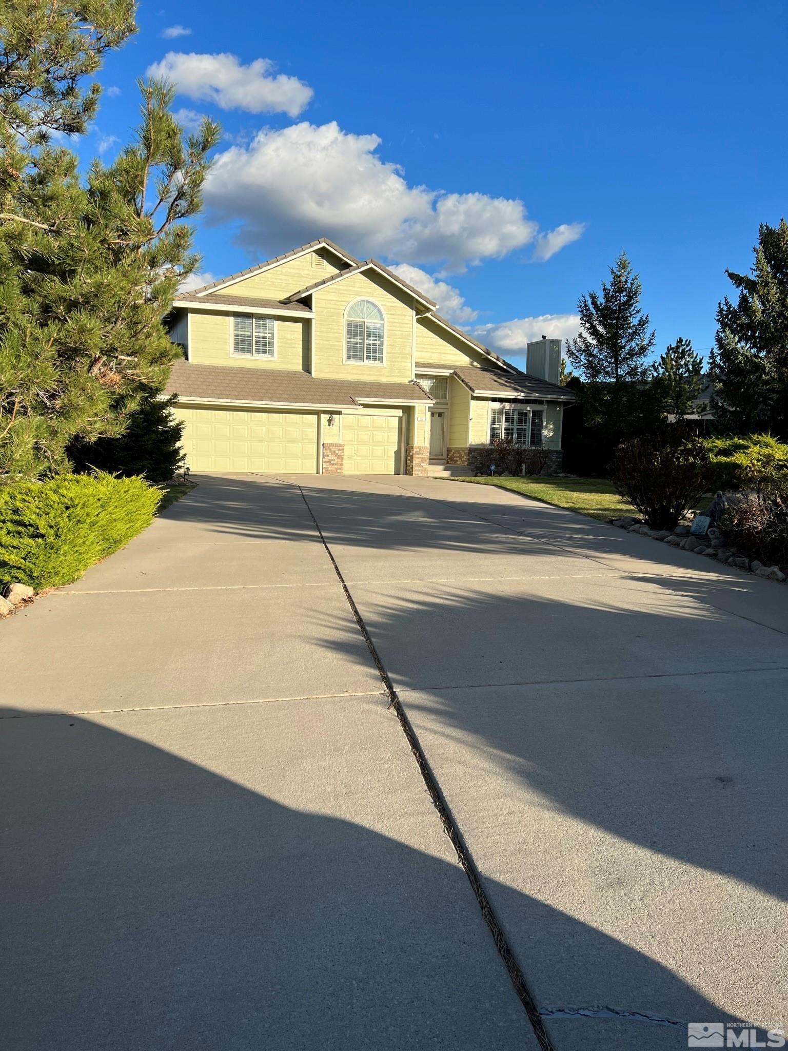 35 Deer Valley Court Reno, NV 89511 - Photo 2 of 24 Photo 2