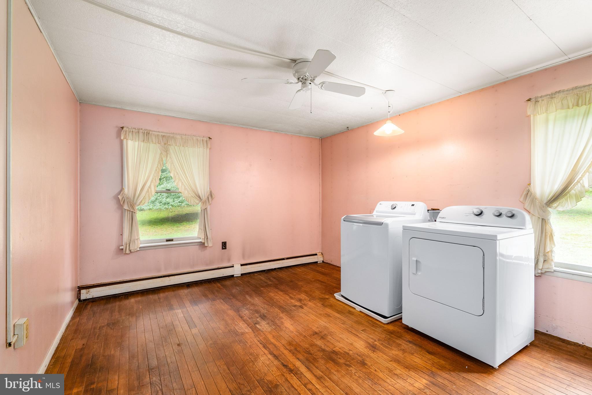 906 Old Elk Neck Road Elkton, MD 21921 - Photo 23 of 45 Main floor 2nd bedroom