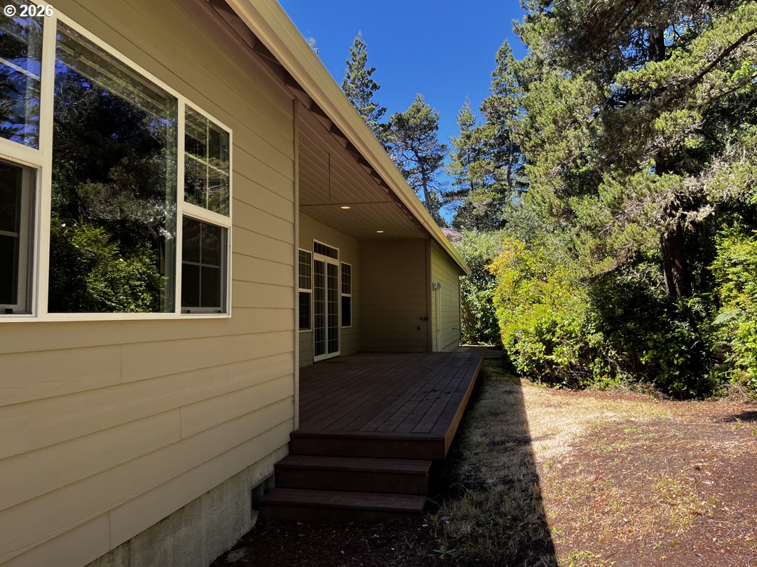 87989 Kelsie Way Florence, OR 97439 - Photo 37 of 45