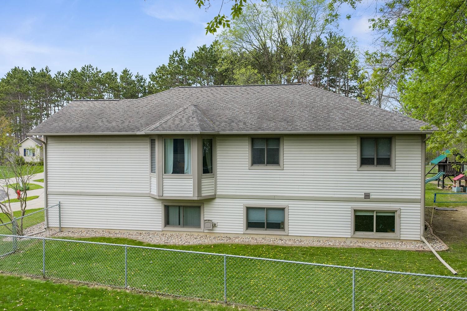 2366 Reinhardt Court Reedsburg, WI 53959 - Photo 5 of 50