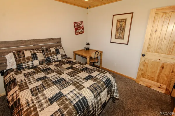 $2,400 | 965 Fir Lane, Big Bear City, CA 92314