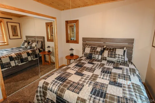 $2,400 | 965 Fir Lane, Big Bear City, CA 92314