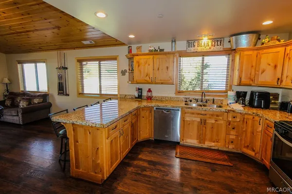 $2,400 | 965 Fir Lane, Big Bear City, CA 92314