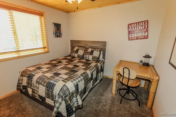 $2,400 | 965 Fir Lane, Big Bear City, CA 92314