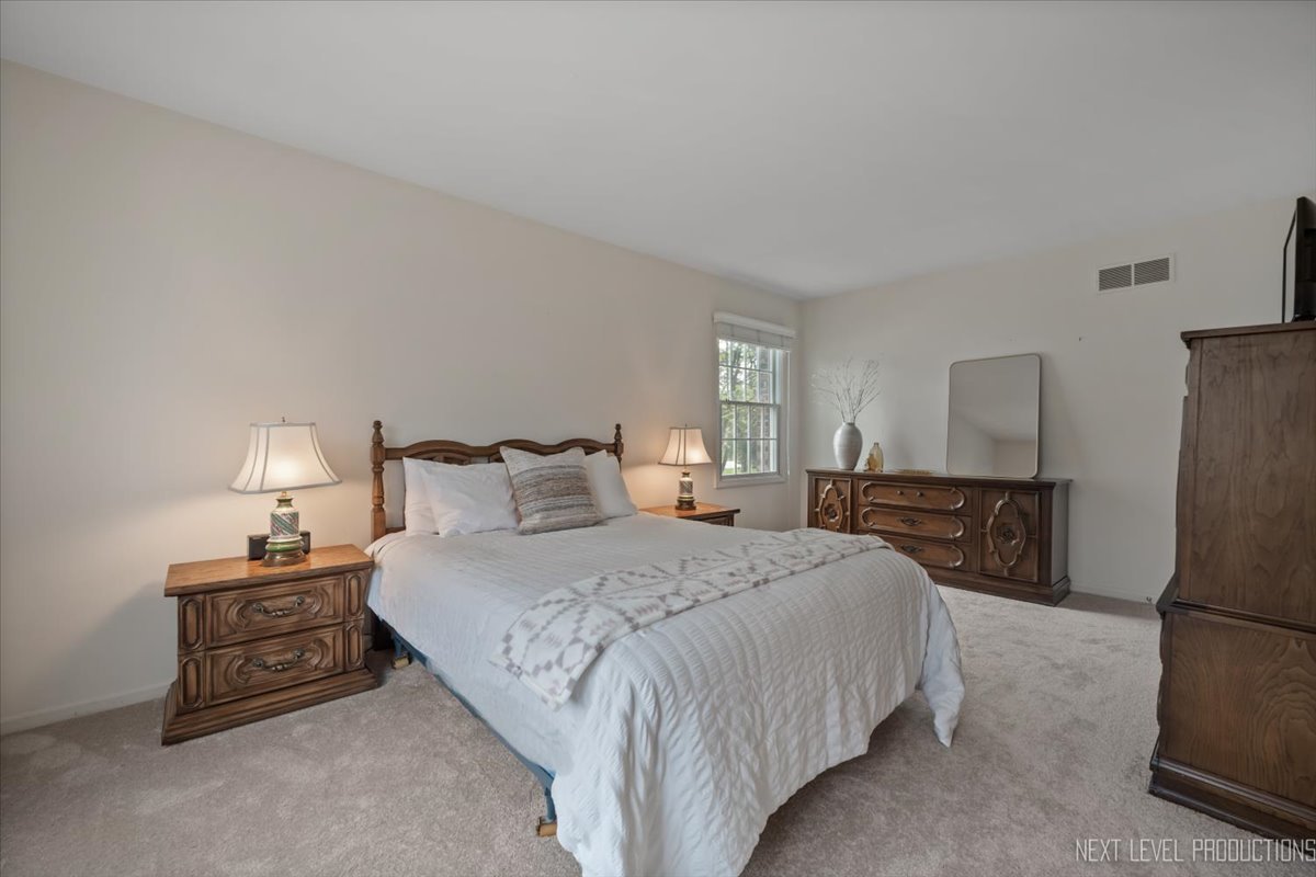 554 Carriage Hill Road Naperville, IL 60565 - Photo 15 of 41 Gallery Image 15
