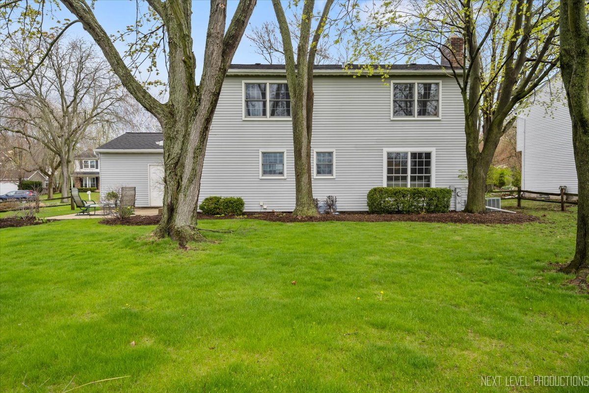 554 Carriage Hill Road Naperville, IL 60565 - Photo 23 of 41 Gallery Image 23