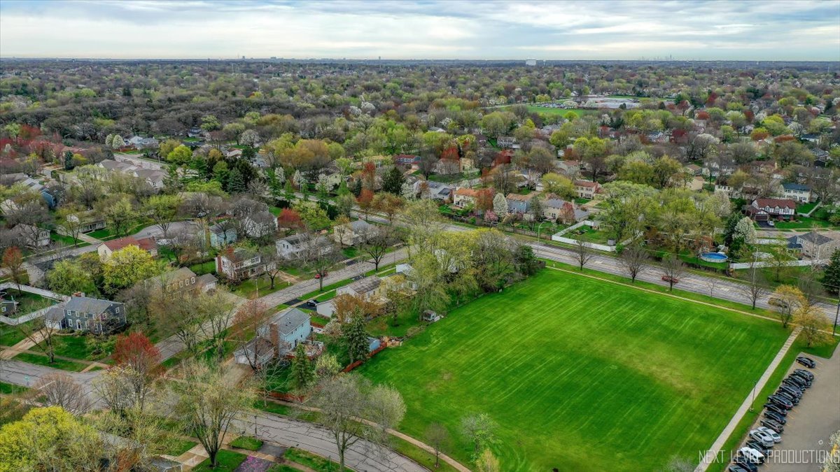 554 Carriage Hill Road Naperville, IL 60565 - Photo 35 of 41 Gallery Image 35