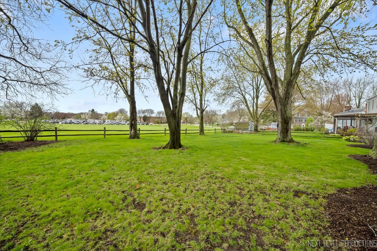 554 Carriage Hill Road Naperville, IL 60565 - Photo 37 of 41 Gallery Image 37