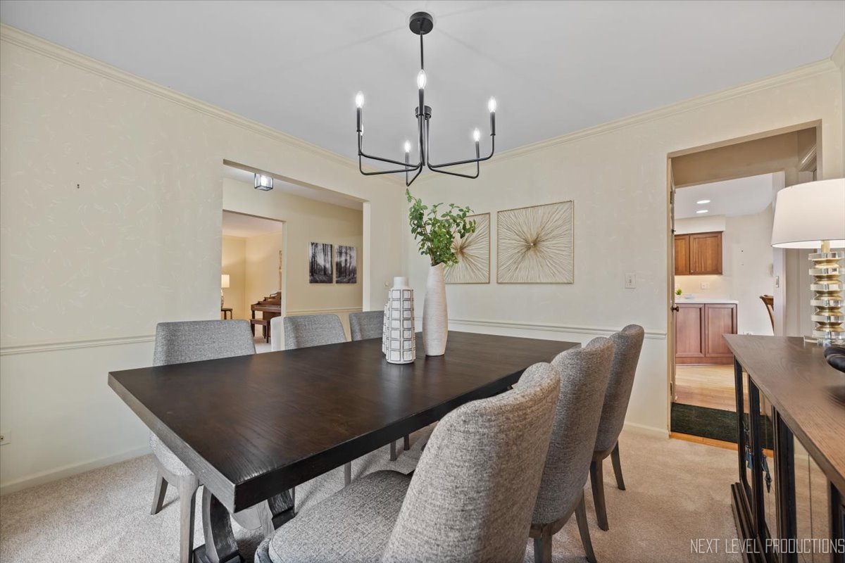 554 Carriage Hill Road Naperville, IL 60565 - Photo 6 of 41 Gallery Image 6