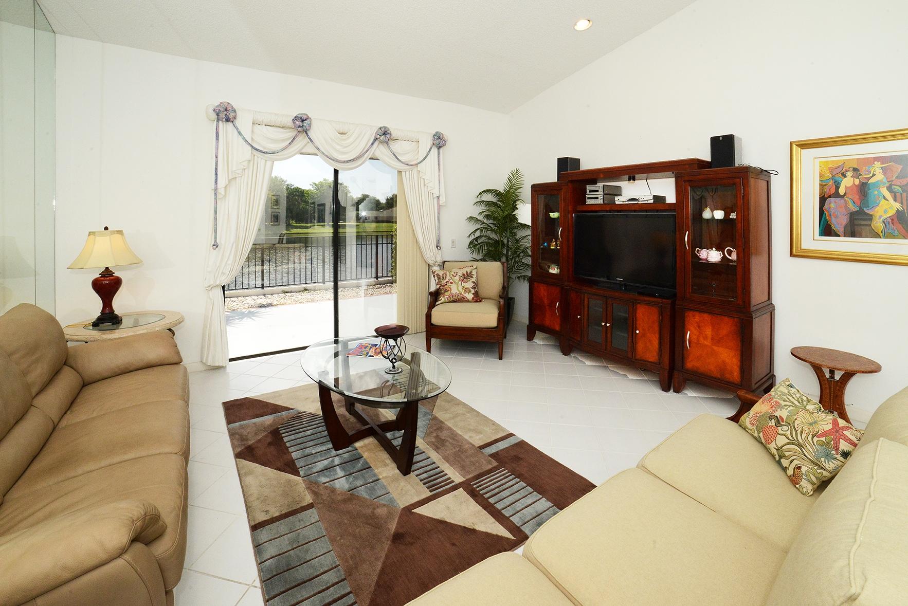 23185 Via Stel Boca Raton, FL 33433 - Photo 4 of 28 DSC_2623A