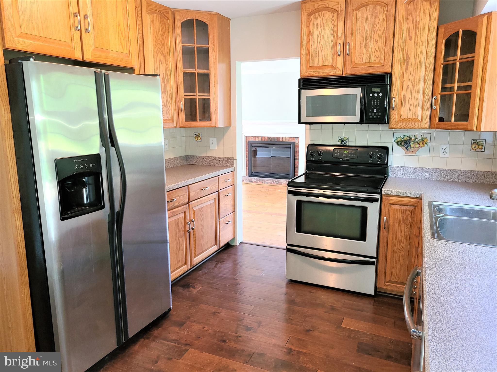 8708 Oxwell Lane Laurel, MD 20708 - Photo 2 of 18 Kitchen