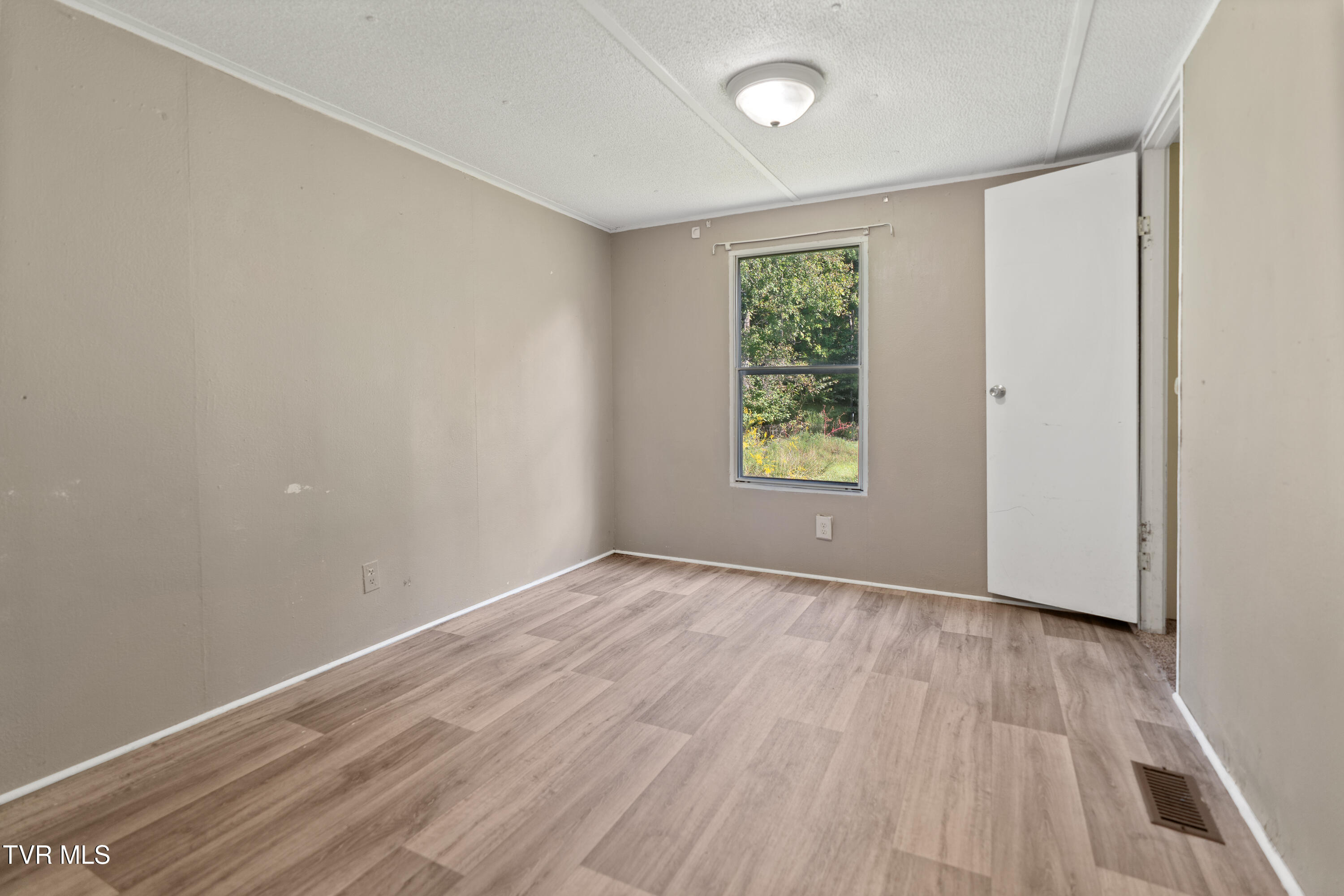 1500 Milburnton Road Limestone, TN 37681 - Photo 6 of 25 DSC00643
