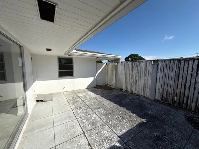 $119,900 | 96 East Court, Royal Palm Beach, FL 33411