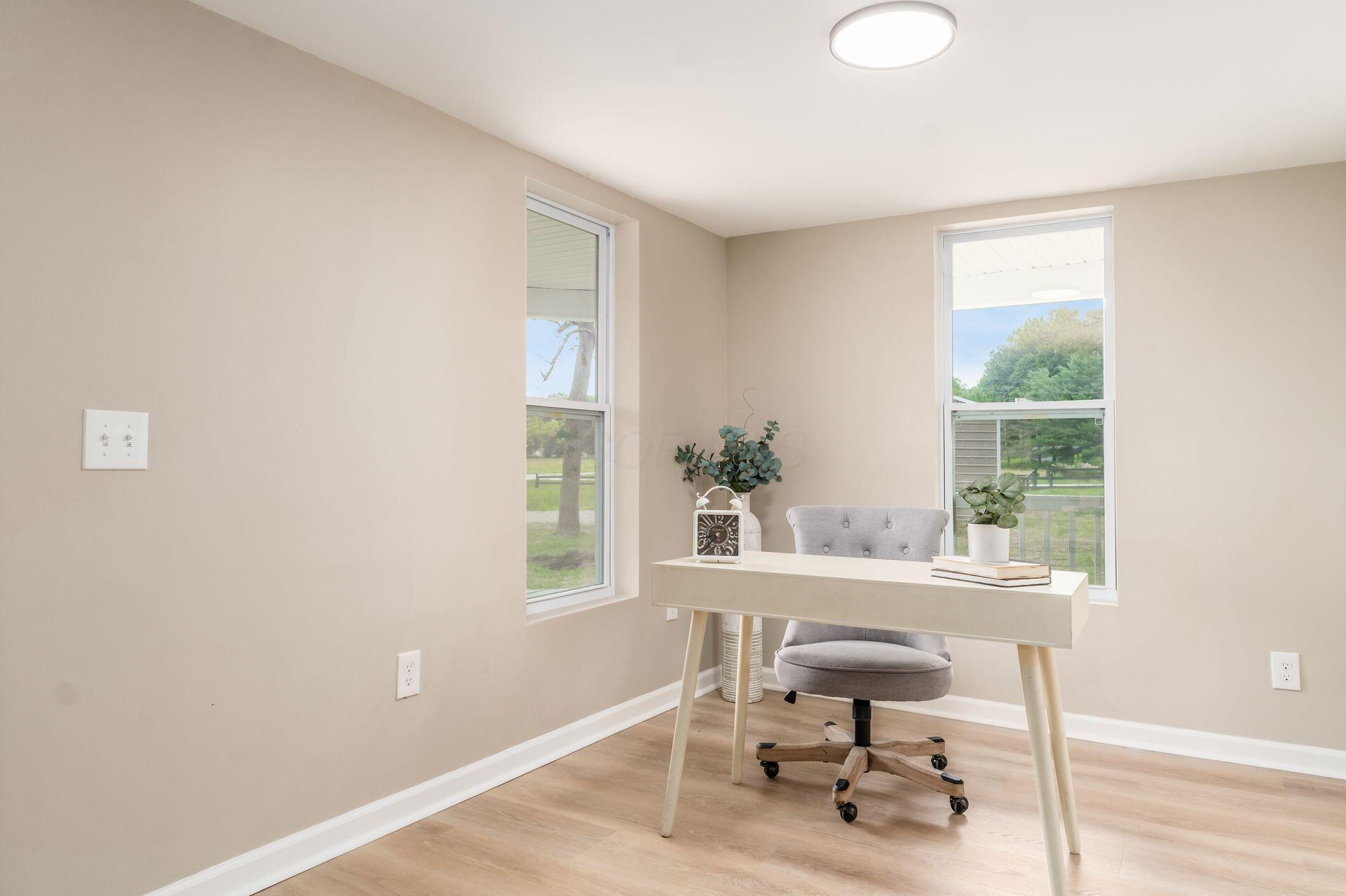 6629 Fallsburg Road Northeast Newark, OH 43055 - Photo 8 of 28 Office Nook