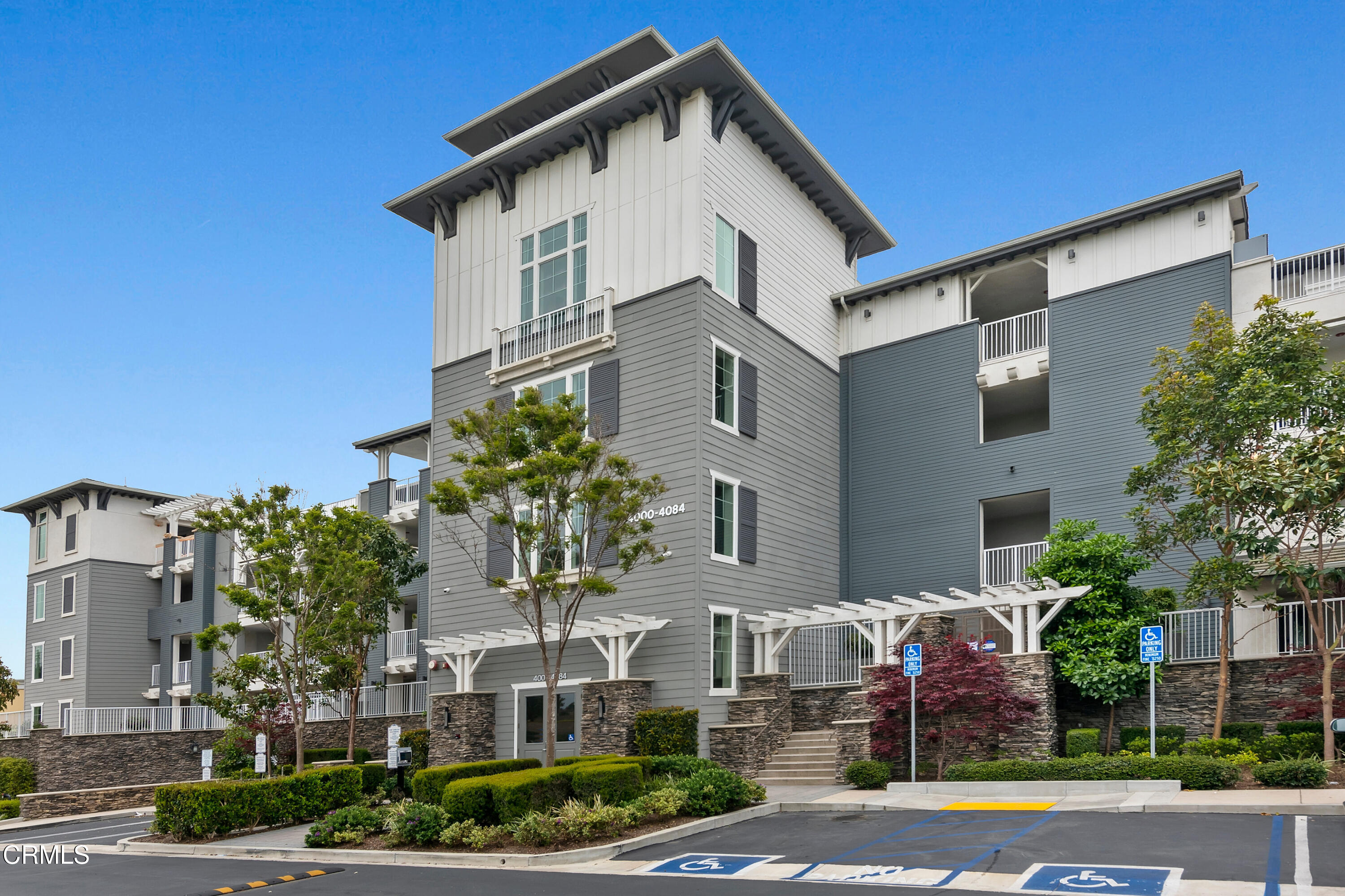 4042 Tradewinds Drive Oxnard, CA 93035 - Photo 12 of 68 .