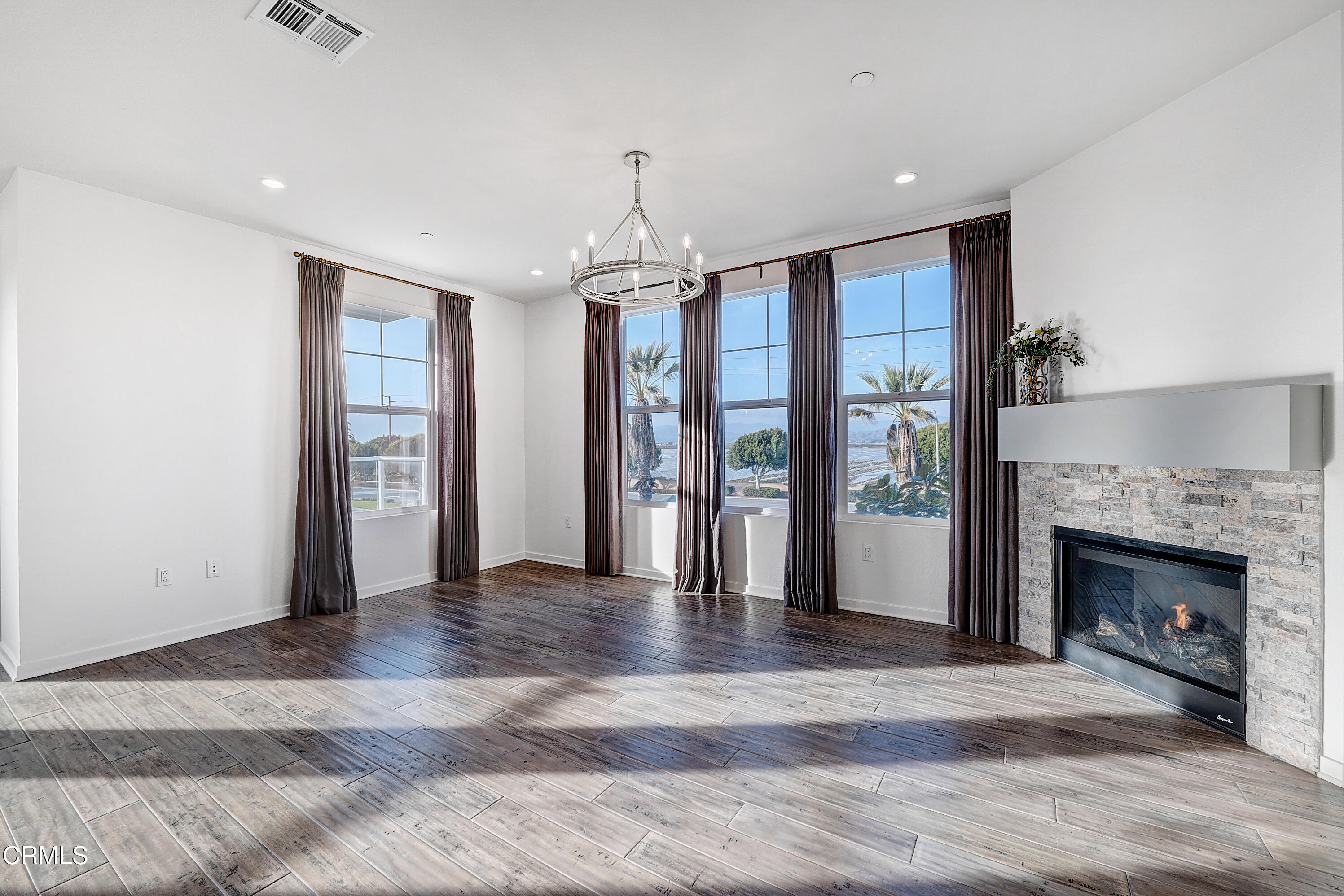 4042 Tradewinds Drive Oxnard, CA 93035 - Photo 38 of 68 .