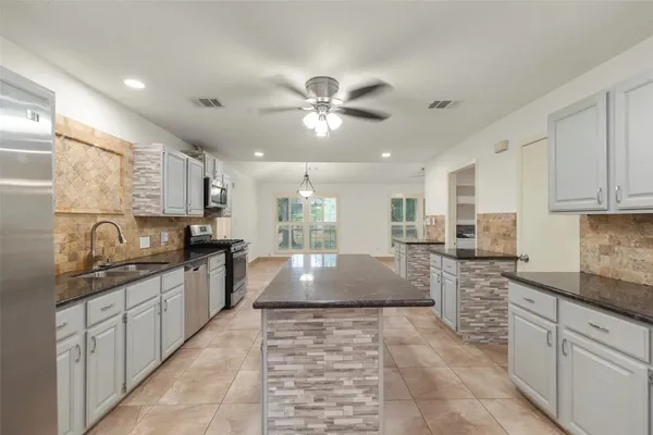 $3,250 | 15602 Oleta Lane, Sugar Land, TX 77498