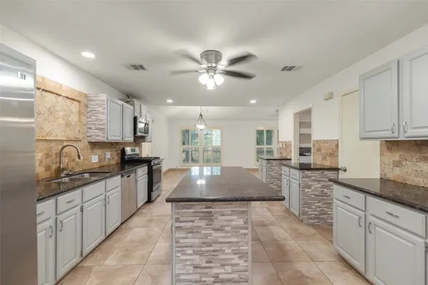 $3,000 | 15602 Oleta Lane, Sugar Land, TX 77498