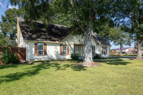 $3,000 | 15602 Oleta Lane, Sugar Land, TX 77498