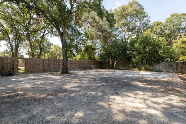 $3,250 | 15602 Oleta Lane, Sugar Land, TX 77498