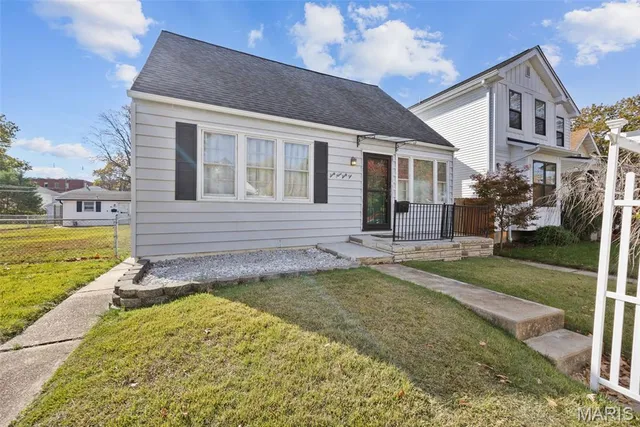 $315,000 | 6962 Sutherland Avenue, St. Louis, MO 63109