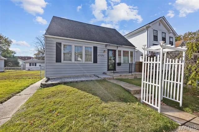 $315,000 | 6962 Sutherland Avenue, St. Louis, MO 63109