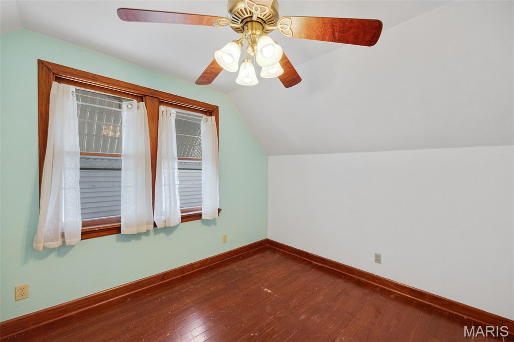 6962 Sutherland Avenue St. Louis, MO 63109 - Photo 22 of 34