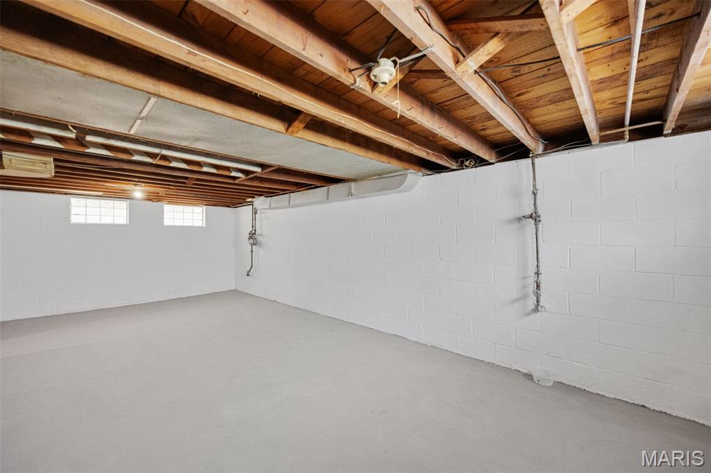 6962 Sutherland Avenue St. Louis, MO 63109 - Photo 27 of 34