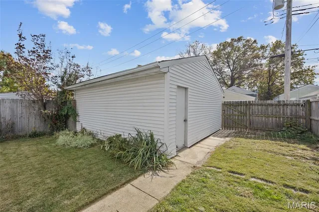 $315,000 | 6962 Sutherland Avenue, St. Louis, MO 63109