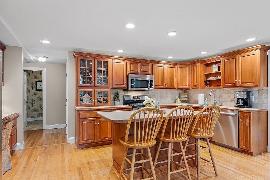 10 Boston Road Westford, MA 01886 - Photo 6 of 42 Gallery Image 6