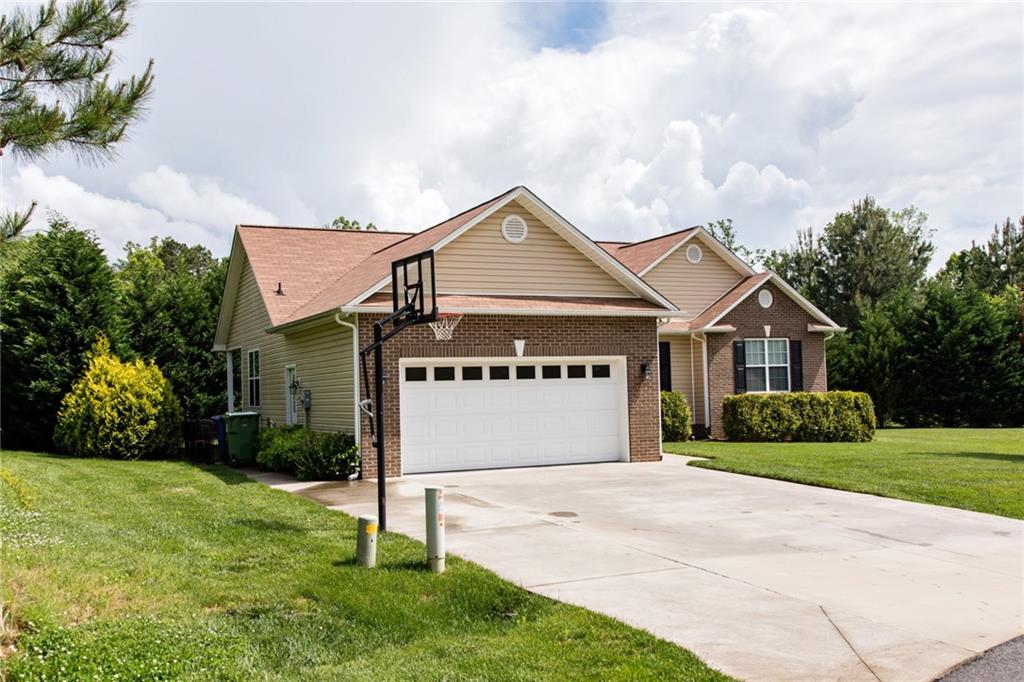 1728 Piper's Ridge Circle Northwest, Unit 34 Conover, NC 28613 - Photo 2 of 36 Gallery Image 2